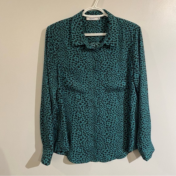 Rickies Tops - Ricki's Blouse Button Down Shirt with Notched Collar animal print teal & black